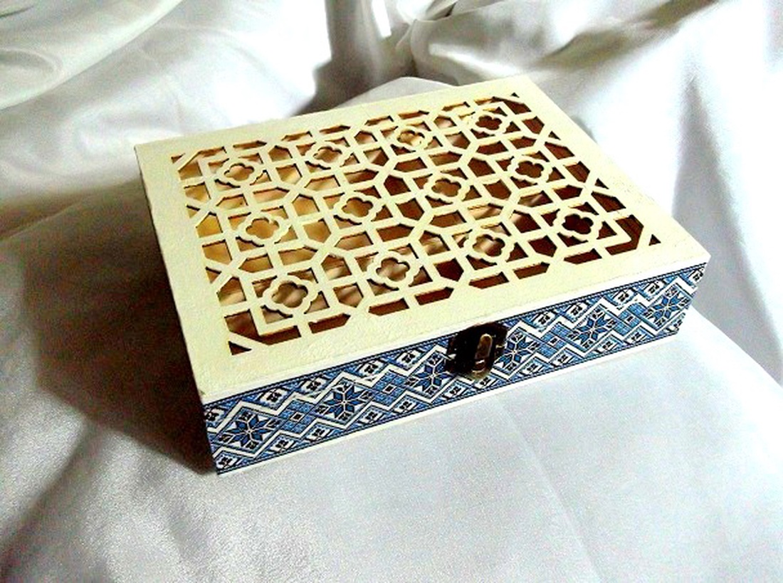 Cutie din lemn cu motiv traditional 48464 - accessorii și unelte - lemn - cutie - Artynos.ro Cutie din lemn cu motiv traditional 48464 - accessorii și unelte - lemn - cutie - Artynos.ro