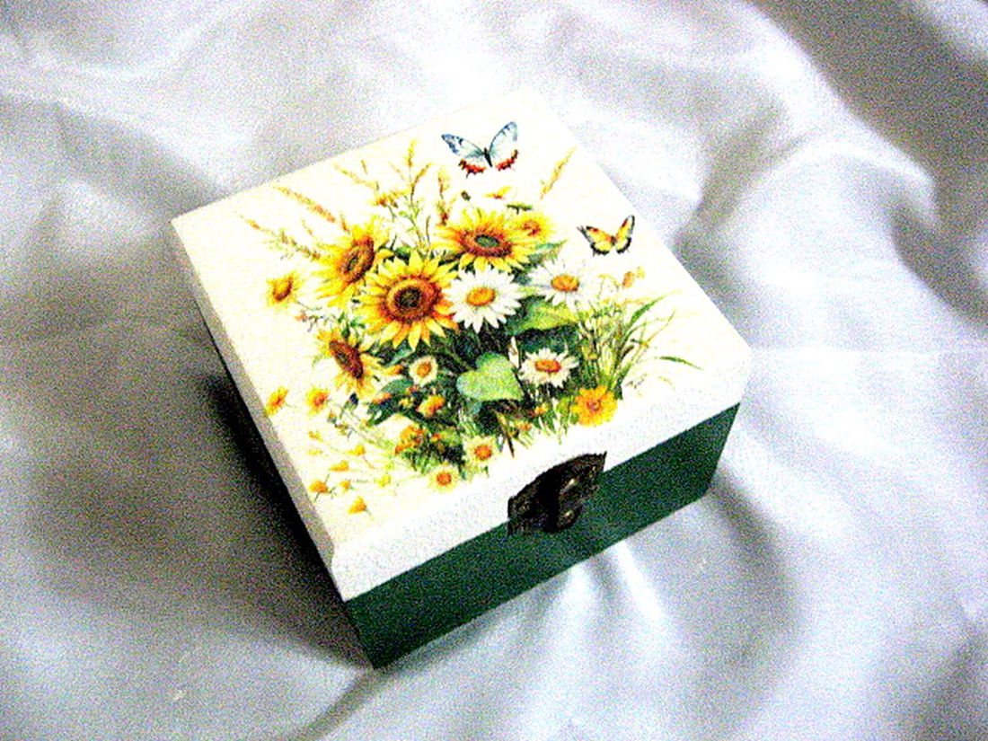 Cutie din lemn cu floarea soarelui 50563 - accessorii și unelte - lemn - cutie - Artynos.ro