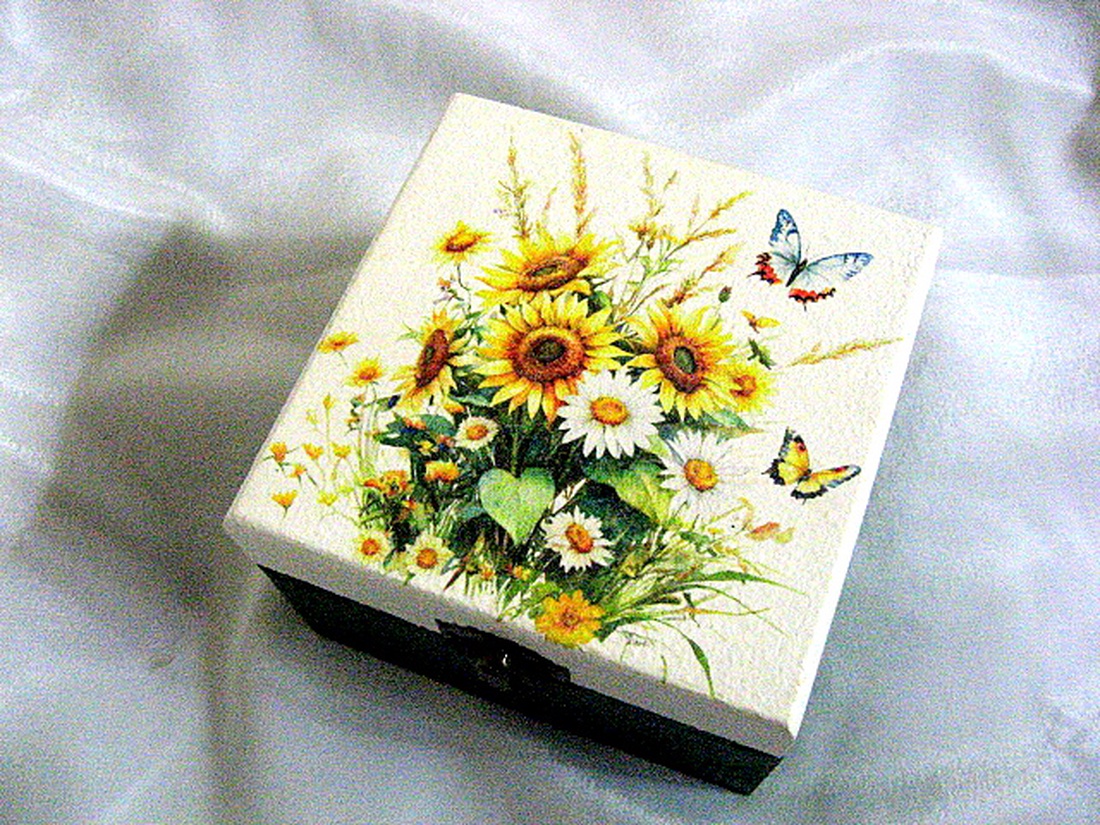 Cutie din lemn cu floarea soarelui 50563 - accessorii și unelte - lemn - cutie - Artynos.ro