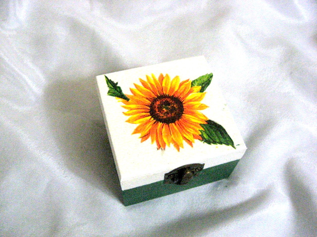 Cutie din lemn cu floarea soarelui 50567 - accessorii și unelte - lemn - cutie - Artynos.ro