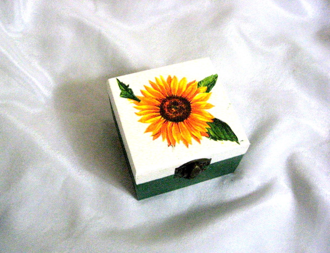 Cutie din lemn cu floarea soarelui 50567 - accessorii și unelte - lemn - cutie - Artynos.ro