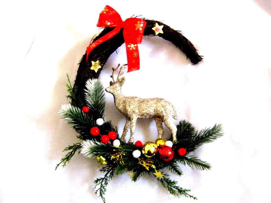 coronita de craciun cu cerb 50805 - crăciun - decorațiuni de crăciun de casă - decorațiuni pentru ușă de crăciun - Artynos.ro