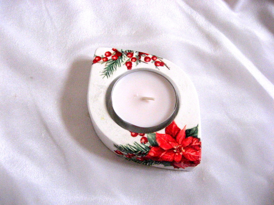 Suport lumanare cu floarea craciunului 50705 - casă & stil de viață - lumânări, parfumuri, arome - suport lumânări - Artynos.ro