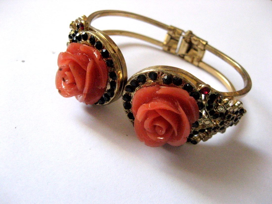 bratara trandafiri 50944 - bijuterii - brățări - brățări din mărgele - Artynos.ro