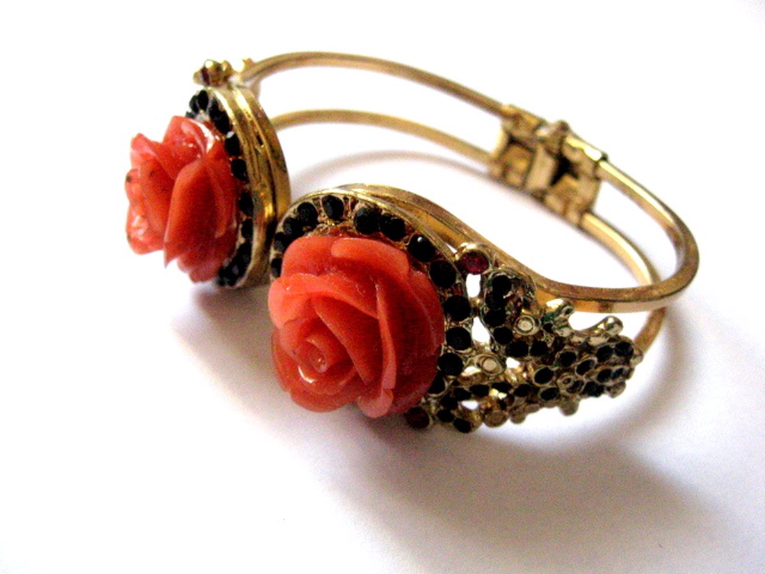 bratara trandafiri 50944 - bijuterii - brățări - brățări din mărgele - Artynos.ro