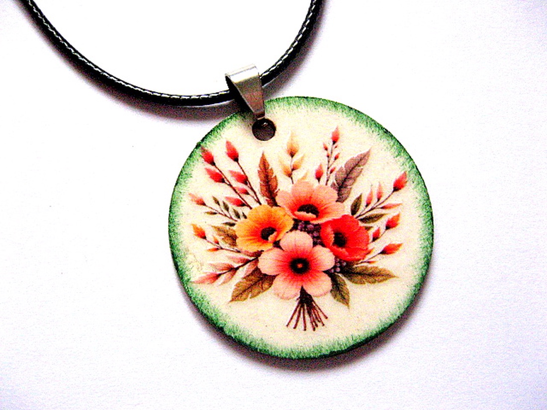 colier lemn 51097 - bijuterii - coliere - coliere cu pandative - Artynos.ro