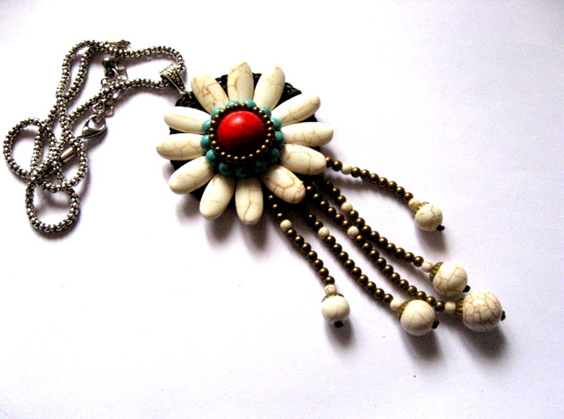 colier cu turcoaz , howlite alb si rosu 51695 - bijuterii - coliere - coliere cu pandative - Artynos.ro