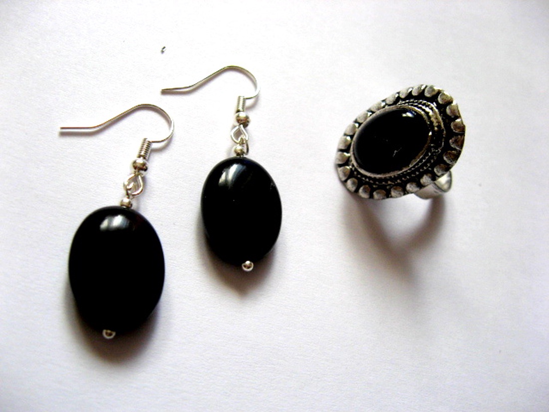 Set inel si cercei cu onix  51846 - bijuterii - seturi de bijuterii - Artynos.ro