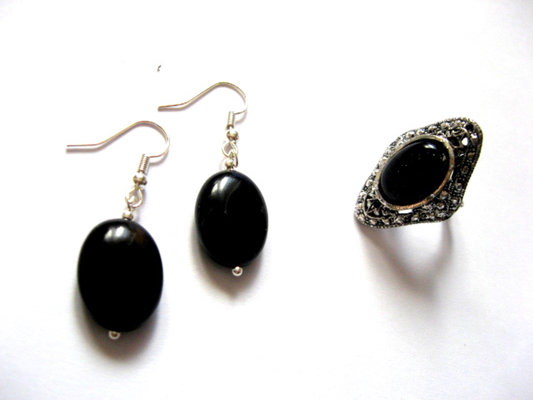 Set inel si cercei cu onix 51847 - bijuterii - seturi de bijuterii - Artynos.ro