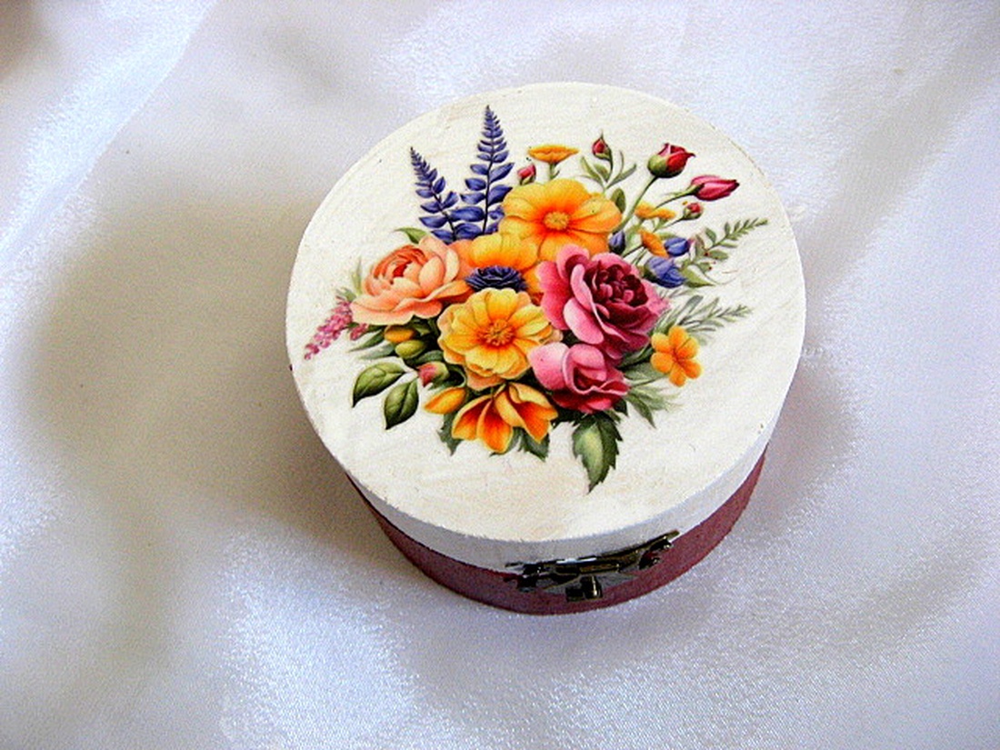 Cutie din lemn decorata 52149 - accessorii și unelte - lemn - cutie - Artynos.ro