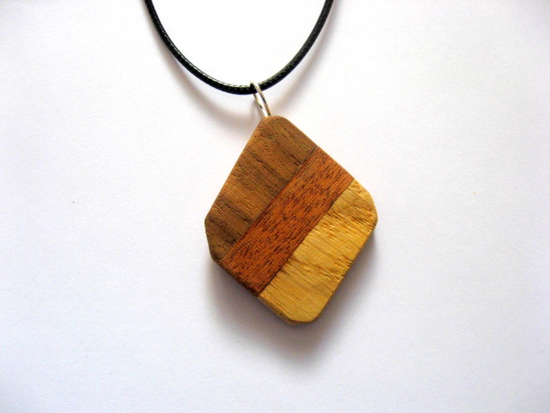 pandantiv lemn artar, ,purple wood.nuc si mahon 52639 - bijuterii - coliere - pandative - Artynos.ro
