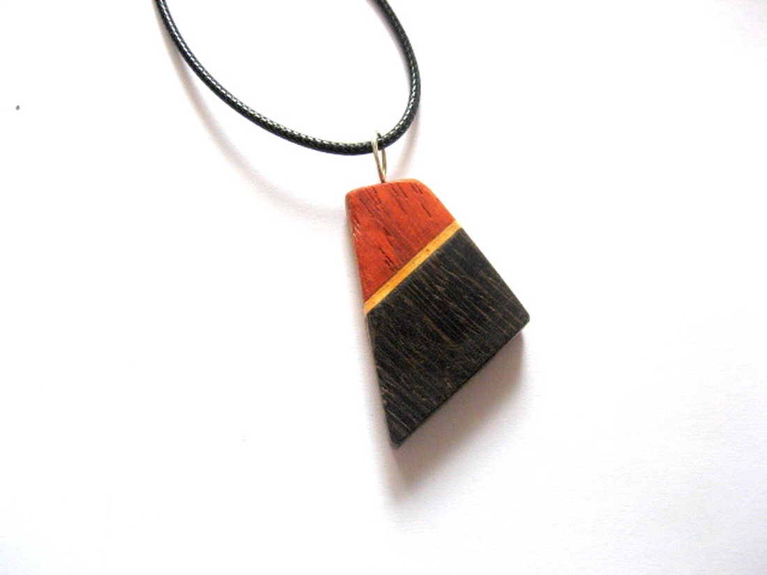 pandantiv lemn padauk , ,purple wood.nuc si wenge 52660 - bijuterii - coliere - pandative - Artynos.ro