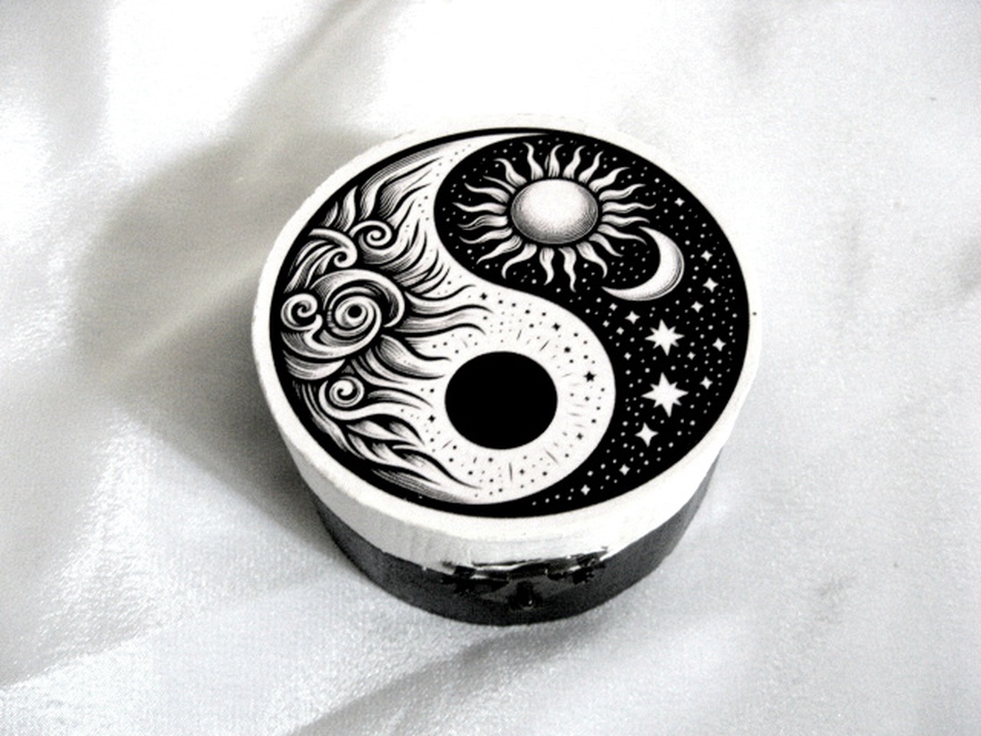 Cutie din lemn cu simbol Yin Yang 52732 - bijuterii - suporturi și cutii de bijuterii - cutii de bijuterii - Artynos.ro