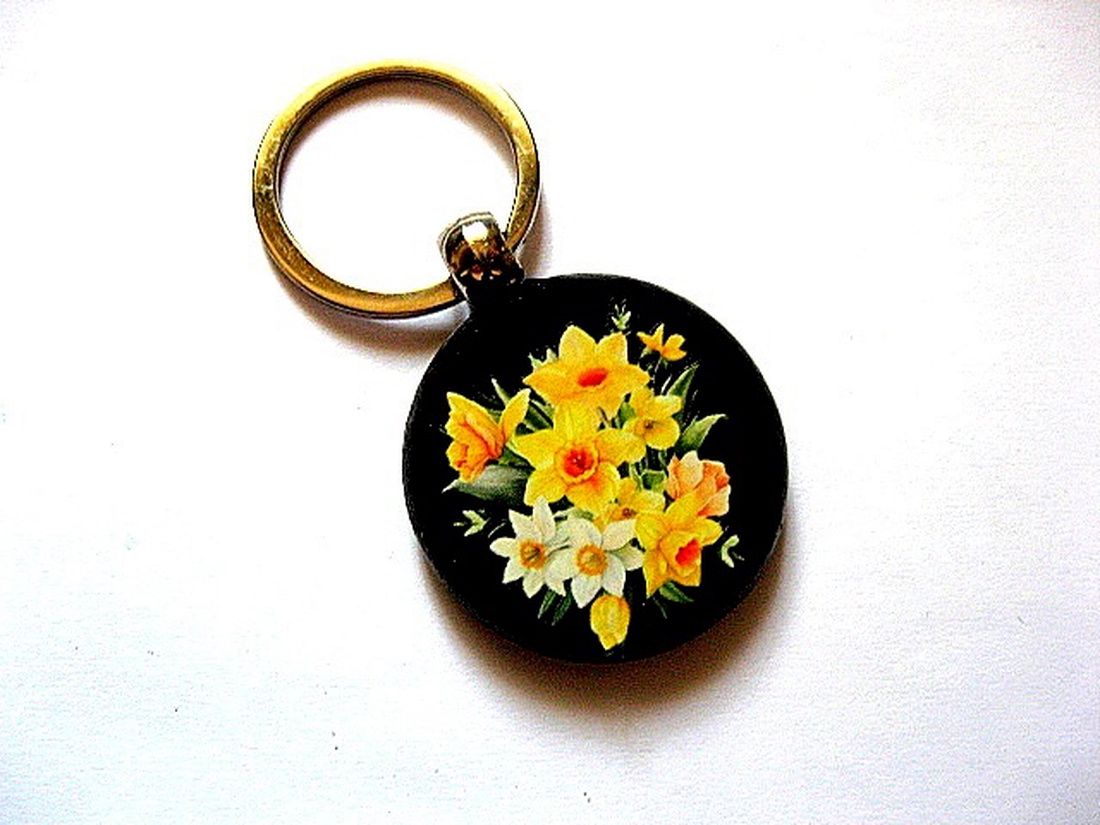 breloc pe lemn 52722 - genți și portofele - accesorii genți - breloc - Artynos.ro
