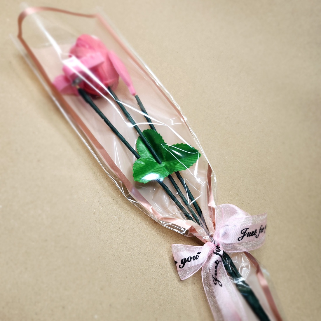 Lumânare Buchețel cu Fluturaș - casă & stil de viață - lumânări, parfumuri, arome - difuzor de arome - Artynos.ro