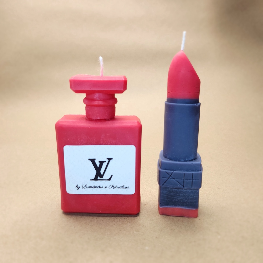 Lumânare Ruj și Parfum L.V. - casă & stil de viață - lumânări, parfumuri, arome - felinar cu lumânare - Artynos.ro