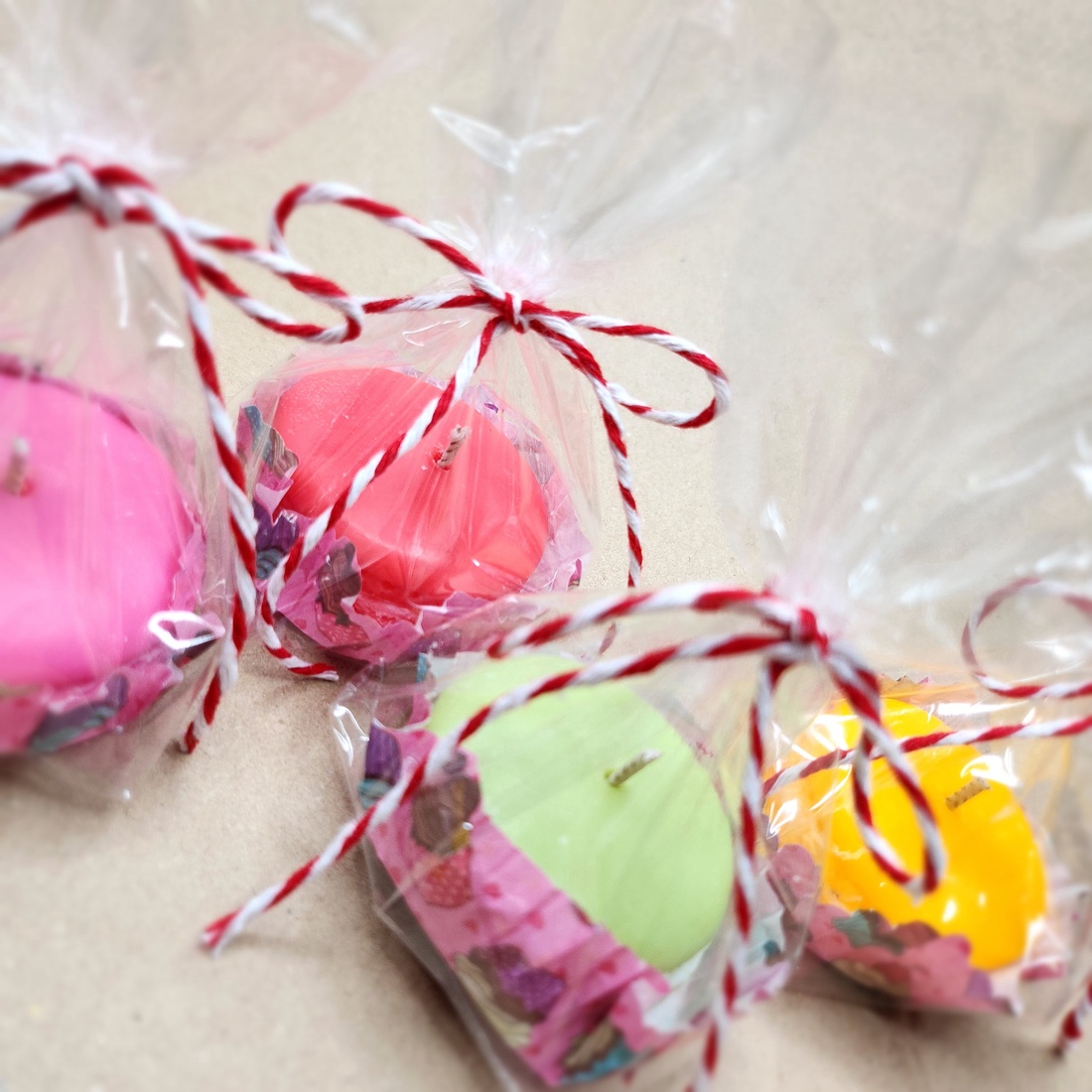 Lumanari Mărțișoare/Mărturii Macarons  - casă & stil de viață - lumânări, parfumuri, arome - ceară parfumată - Artynos.ro