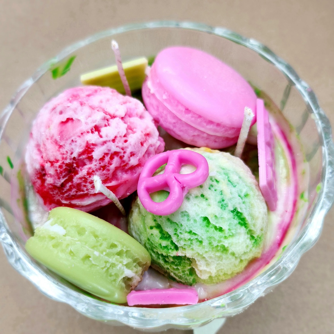 Lumânare Sweet Trio Macarons, Ice Cream and Chocolate - casă & stil de viață - lumânări, parfumuri, arome - felinar cu lumânare - Artynos.ro