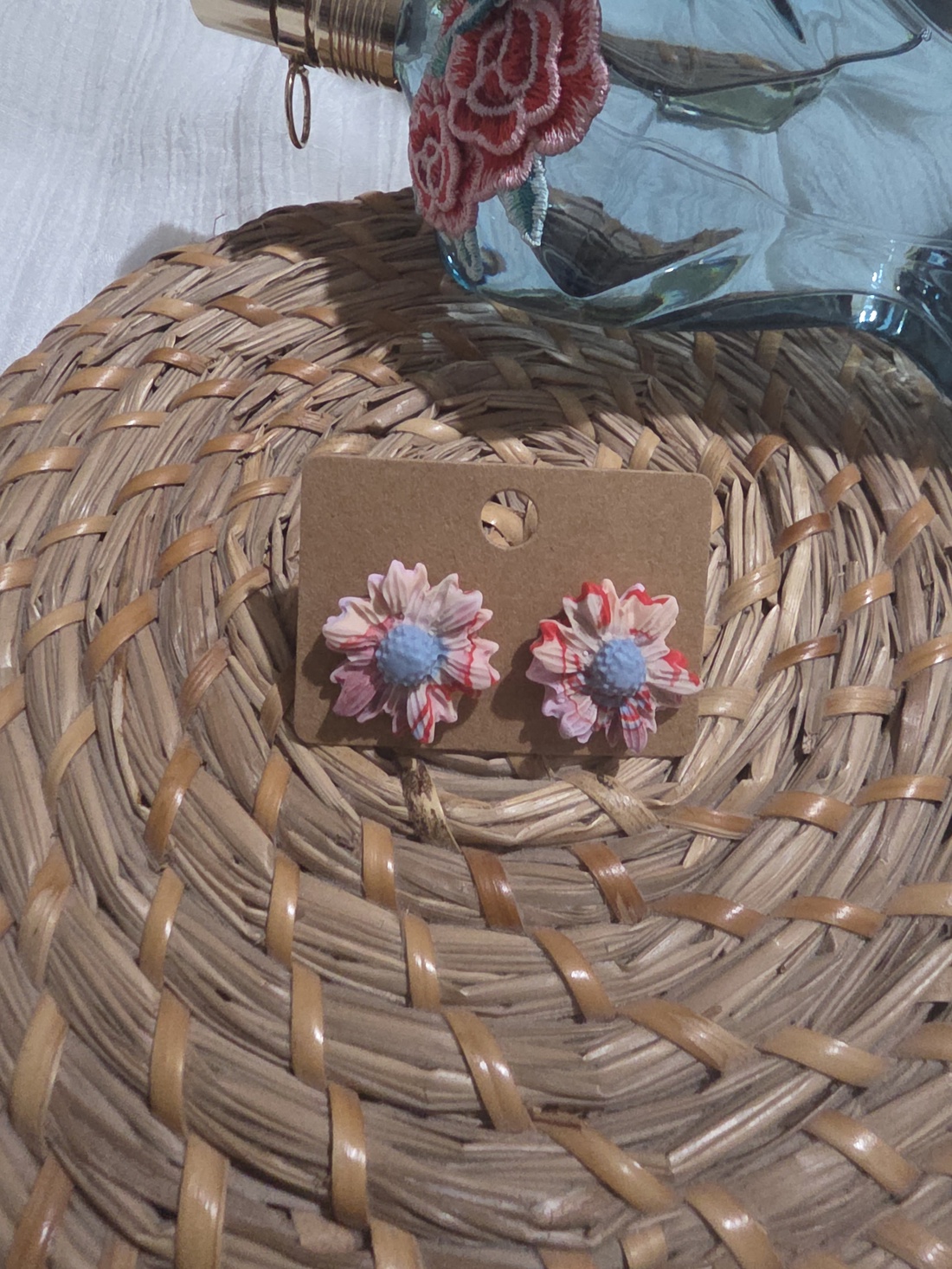 Cercei - bijuterii - cercei - cercei și ornamente pentru urechi - Artynos.ro Cercei - bijuterii - cercei - cercei și ornamente pentru urechi - Artynos.ro