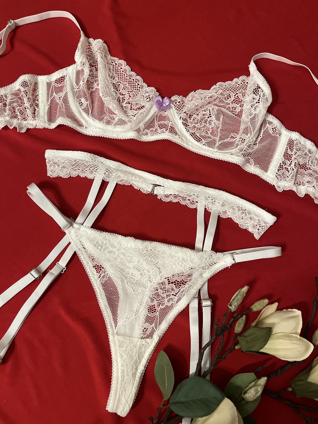 Set lenjerie intima - îmbrăcăminte și modă - haine damă - costume de baie și lenjerie de corp - Artynos.ro Set lenjerie intima - îmbrăcăminte și modă - haine damă - costume de baie și lenjerie de corp - Artynos.ro