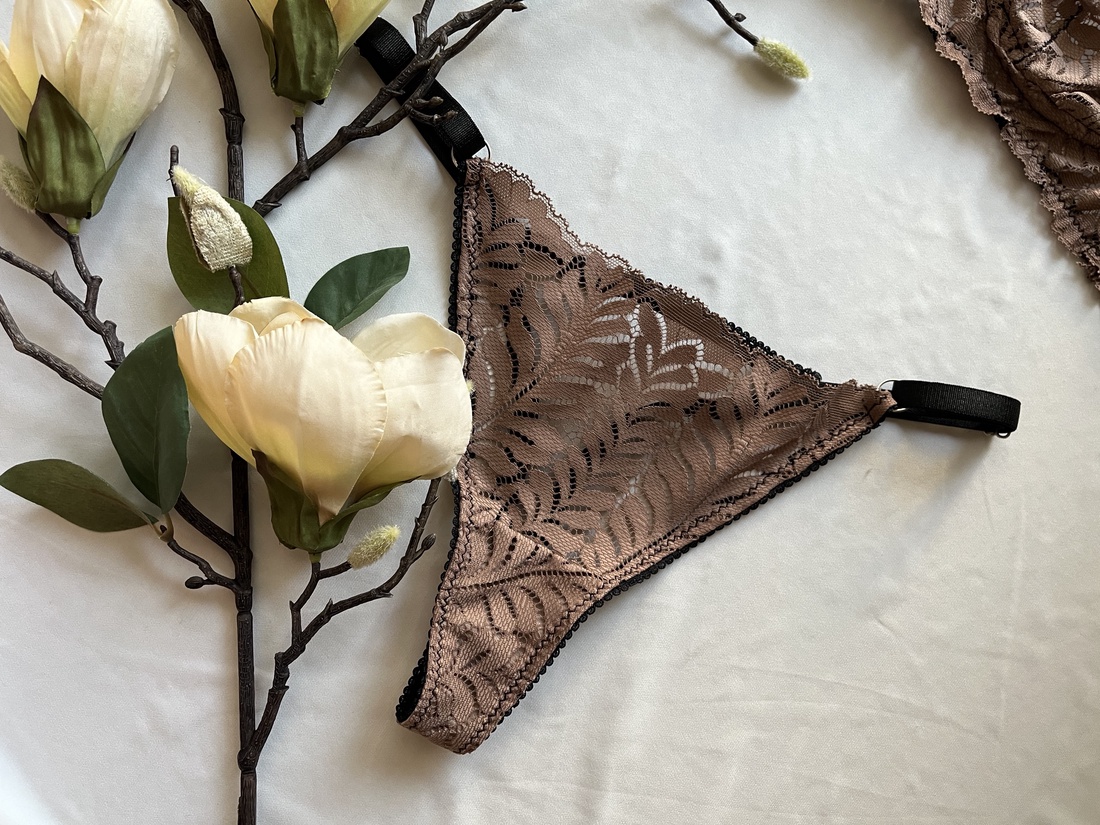 Set lenjerie intima - îmbrăcăminte și modă - haine damă - costume de baie și lenjerie de corp - Artynos.ro Set lenjerie intima - îmbrăcăminte și modă - haine damă - costume de baie și lenjerie de corp - Artynos.ro