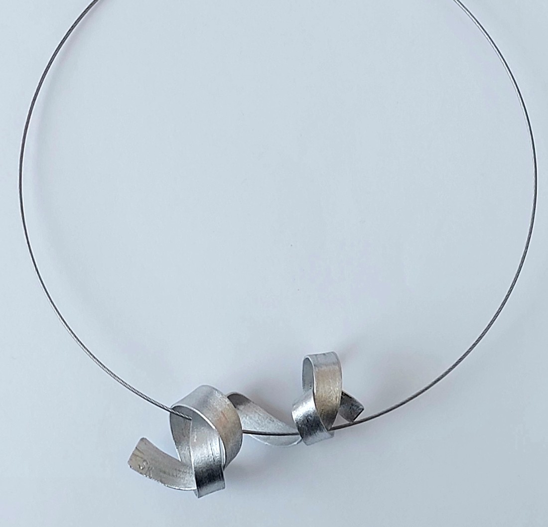 Colier BUTTON din aluminiu -  - Artynos.ro Colier BUTTON din aluminiu -  - Artynos.ro