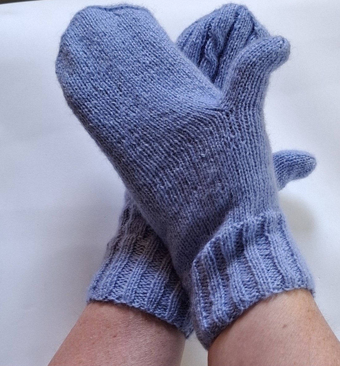 Mănuși tricotate manual cu un singur manșon -  - Artynos.ro