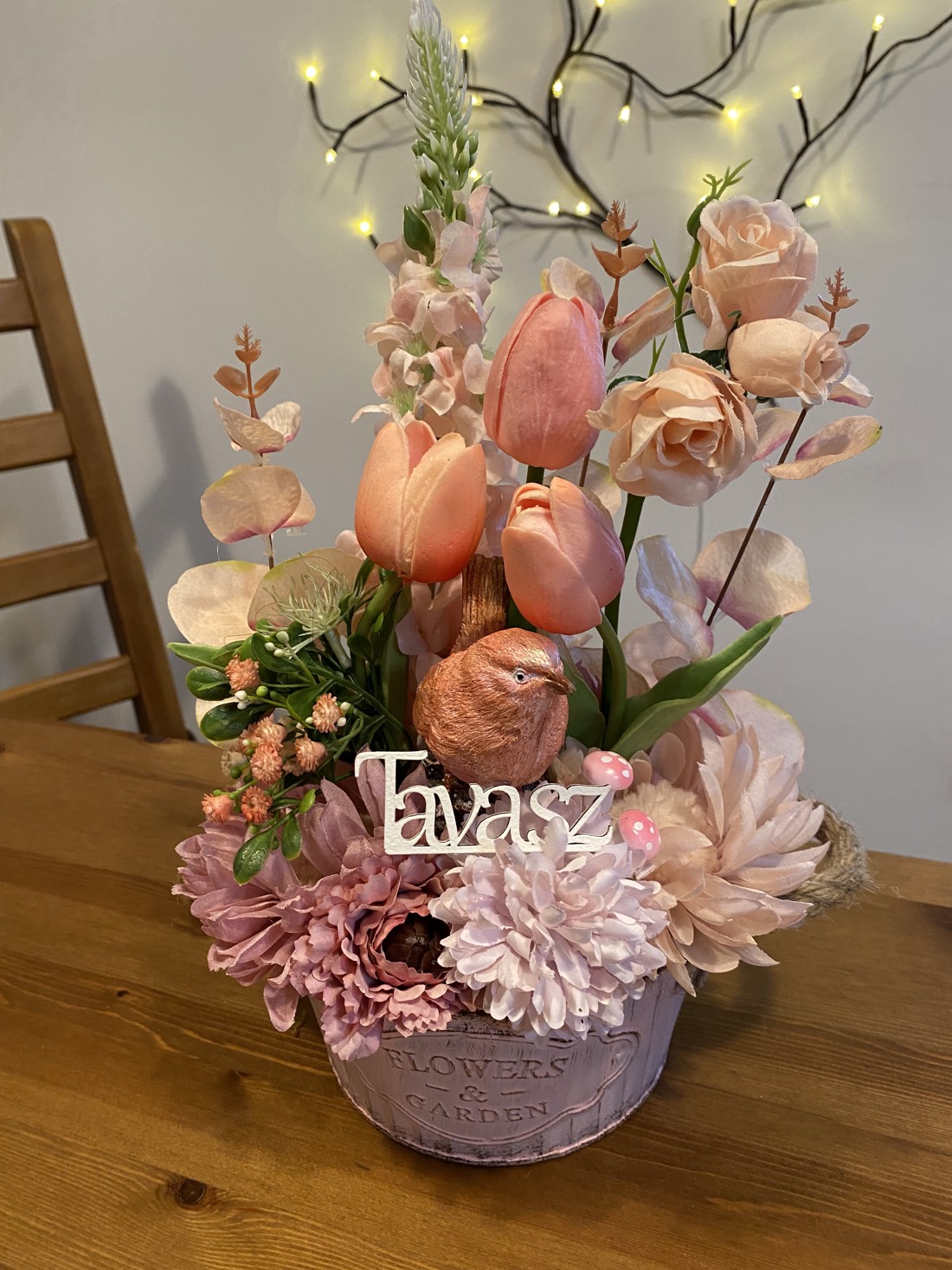 Decorațiuni florale de primăvară pentru masă  - casă & stil de viață - decorațiuni de casă - accesorii florale - flori în ghiveci - Artynos.ro