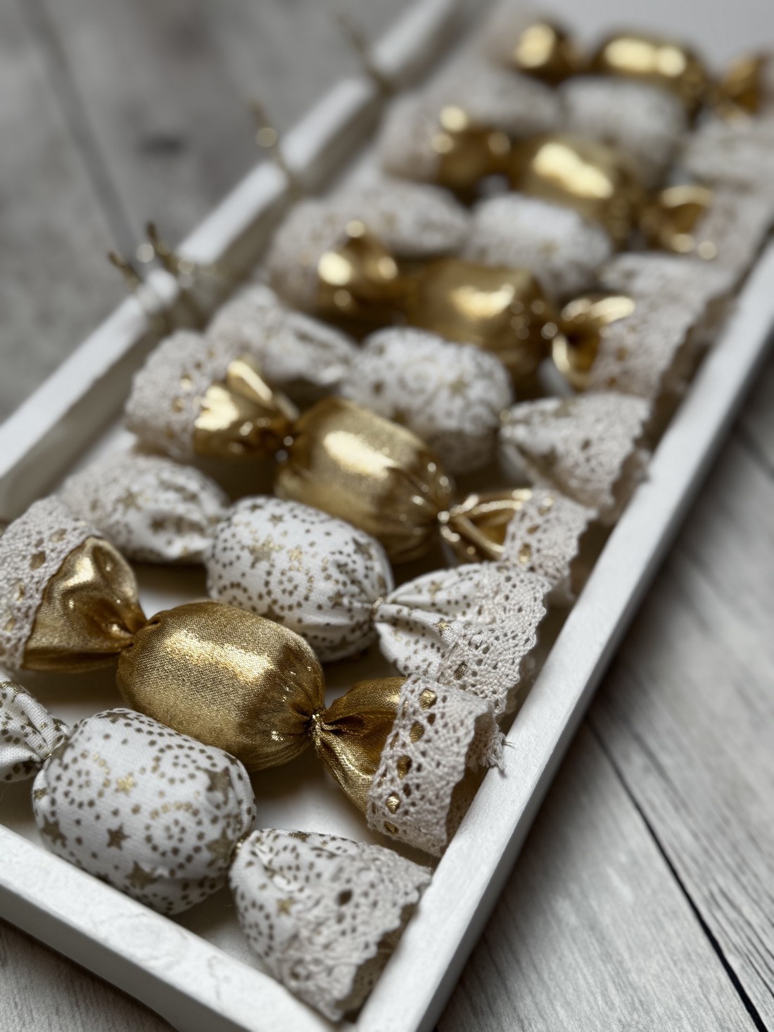 Bomboane saloane textile / set de 10/ -  - Artynos.ro