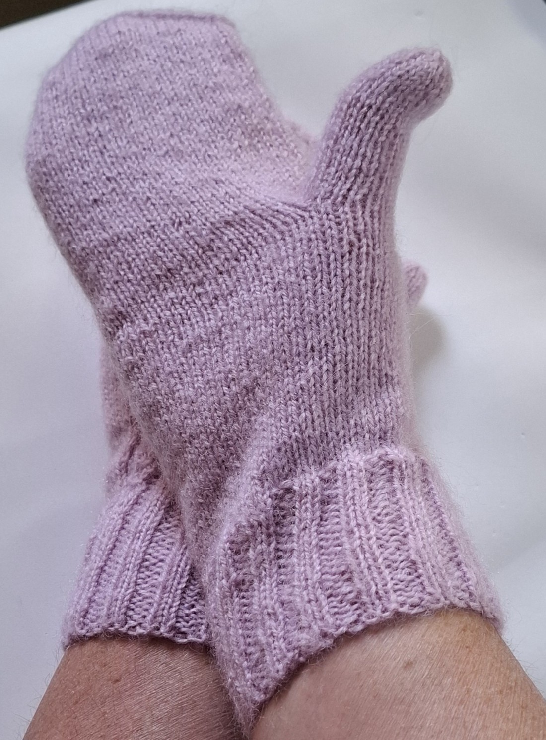 Mănuși tricotate manual cu un singur manșon -  - Artynos.ro