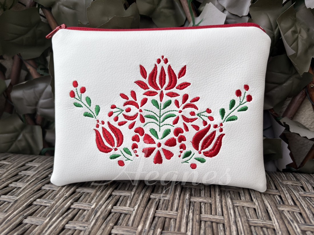 Neszi -  - Artynos.ro