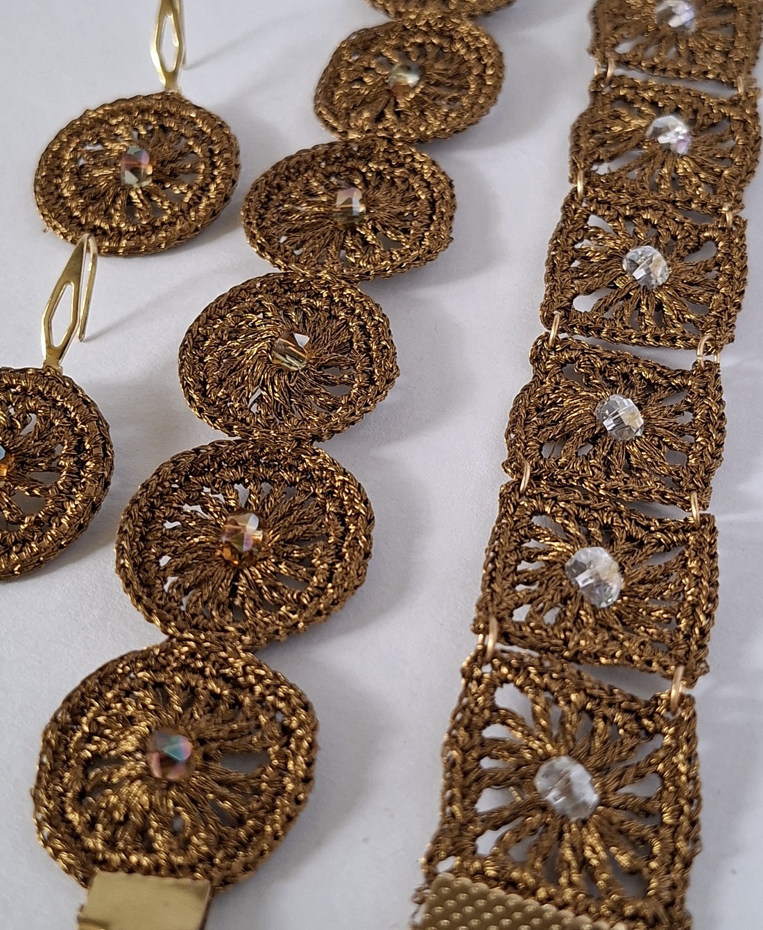 Set bijuterii pe bronz cu cristale transparente aramii - bijuterii - seturi de bijuterii - Artynos.ro