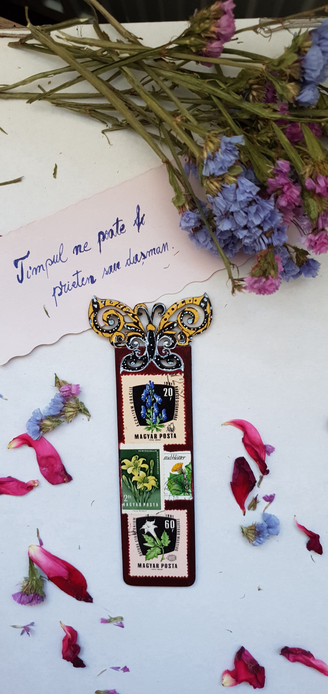 Semn de carte Oldy but Goldy Floral - cărți și creații cu tematică muzicală, cadouri - semn de carte - Artynos.ro Semn de carte Oldy but Goldy Floral - cărți și creații cu tematică muzicală, cadouri - semn de carte - Artynos.ro