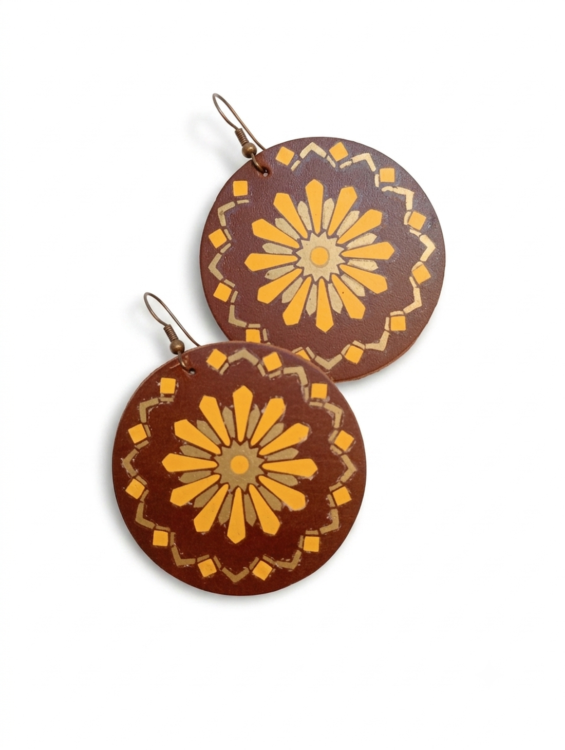 Cercei Statement din Piele Naturală, Model Mandala / Floare Galbenă, 5 cm - bijuterii - cercei - cercei lungi - Artynos.ro
