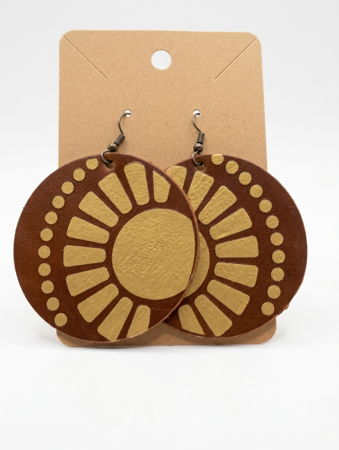 Cercei Handmade din Piele Naturală � Motive Solare Aurii, Piele Maro - bijuterii - cercei - cercei lungi - Artynos.ro