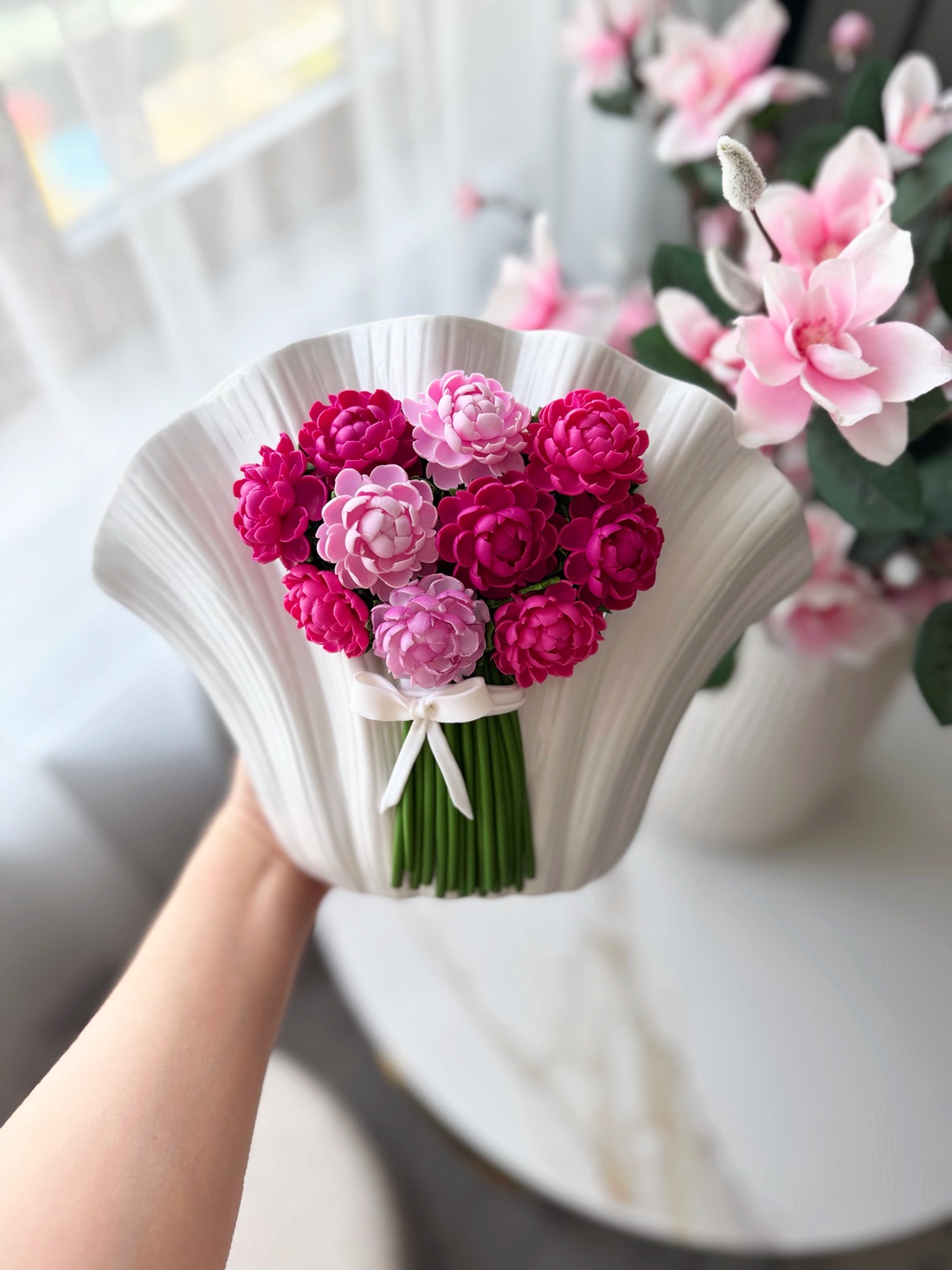 Vaza cu bujori - casă & stil de viață - decorațiuni de casă - accesorii florale - vaze - Artynos.ro