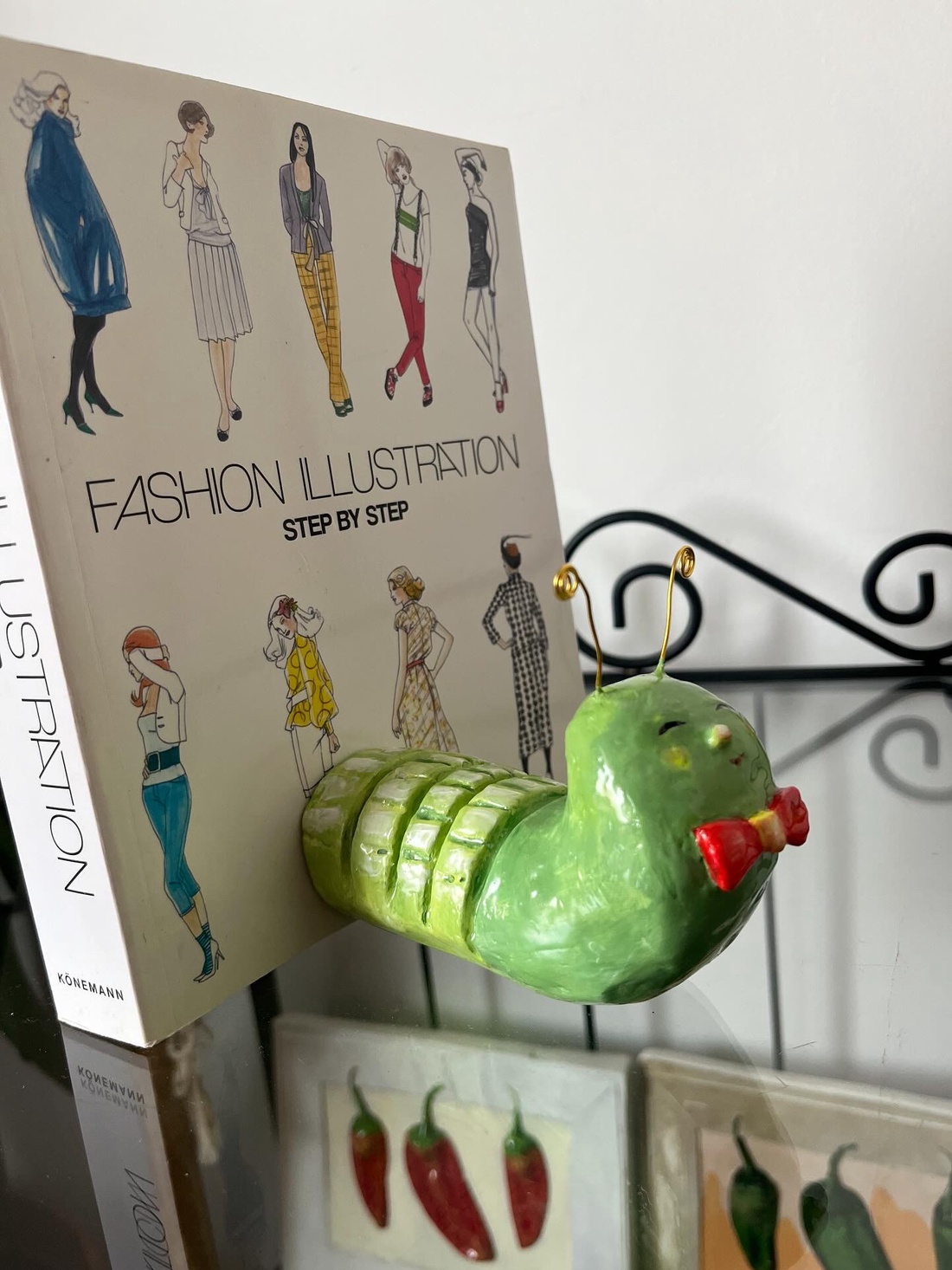 Book stopper - arte vizuale și accesorii - sculptură - sculpturi și figurine din ceramică - Artynos.ro Book stopper - arte vizuale și accesorii - sculptură - sculpturi și figurine din ceramică - Artynos.ro