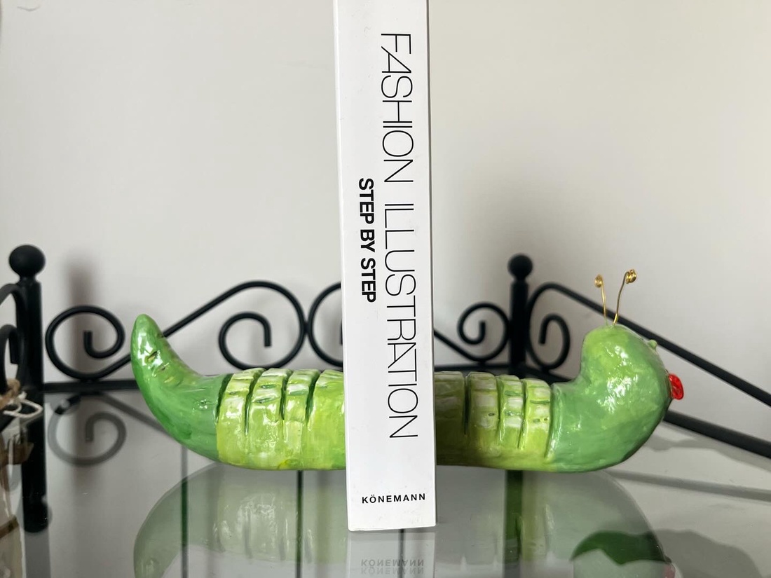 Book stopper - arte vizuale și accesorii - sculptură - sculpturi și figurine din ceramică - Artynos.ro Book stopper - arte vizuale și accesorii - sculptură - sculpturi și figurine din ceramică - Artynos.ro