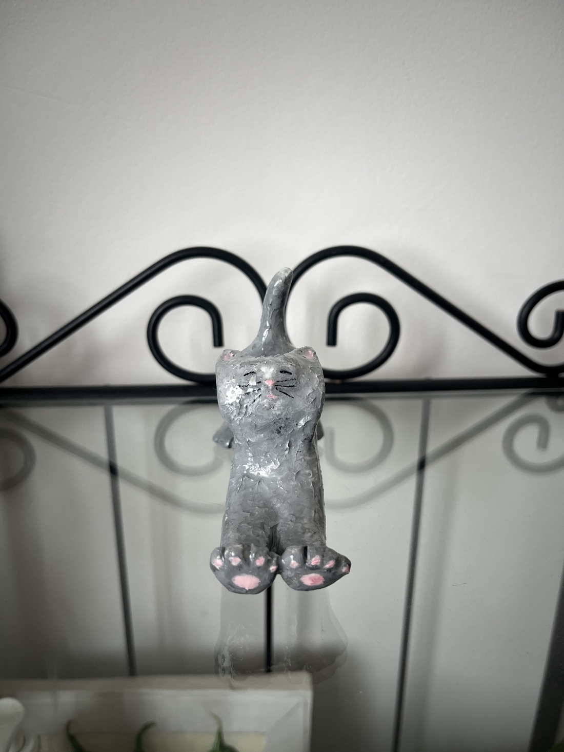 Pisicuta Yoghina - arte vizuale și accesorii  - sculptură - sculpturi și figurine din ceramică - Artynos.ro