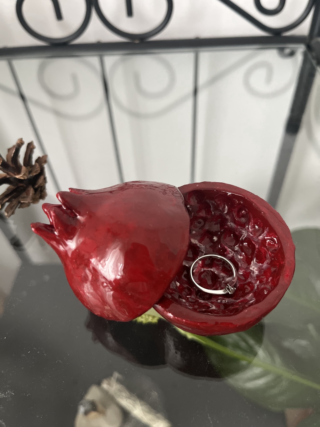 Cutiuta din lut - arte vizuale și accesorii  - sculptură - sculpturi și figurine din ceramică - Artynos.ro