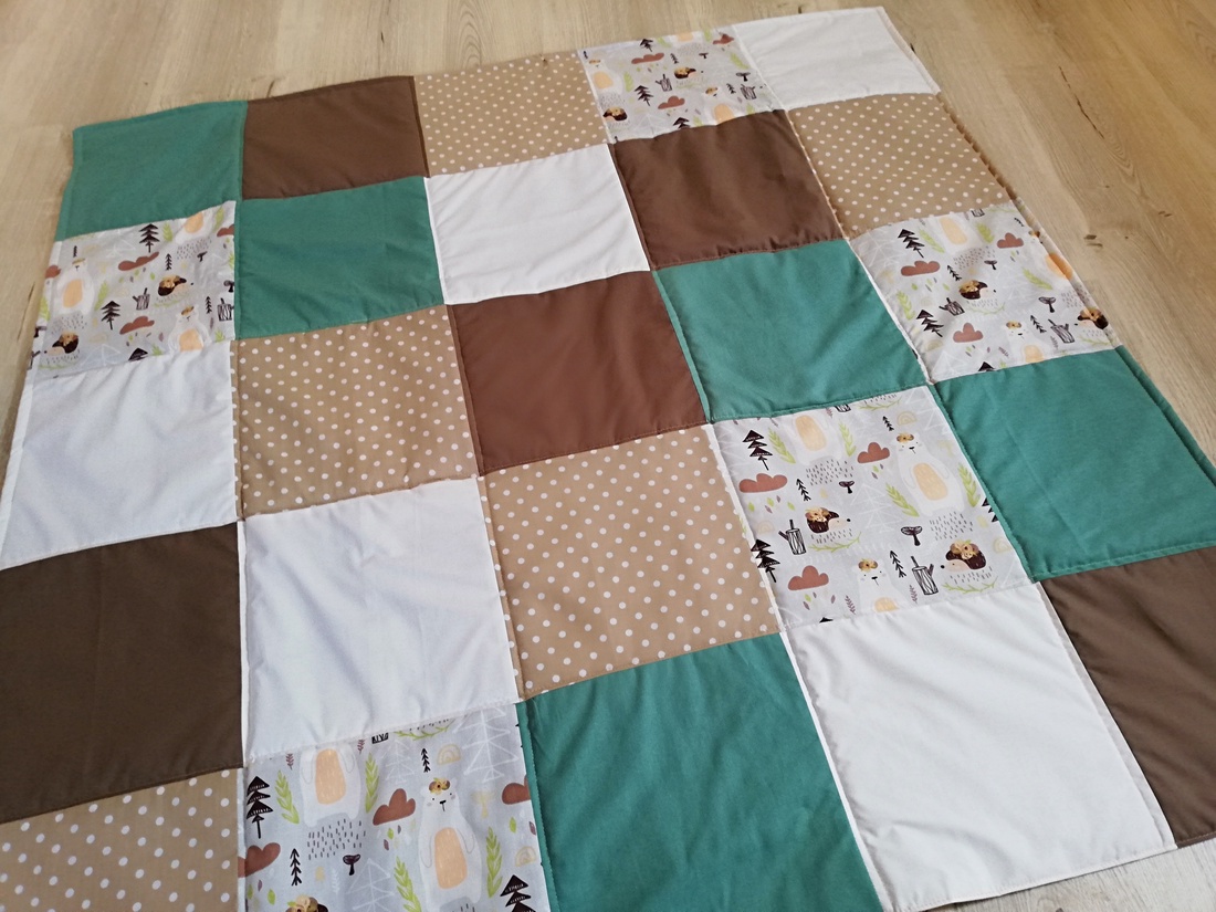 Covoras Patchwork, Animalute Verde-Maro - jucării și echipamente pentru copii - jucării bebeluși - covoraș de joacă - Artynos.ro