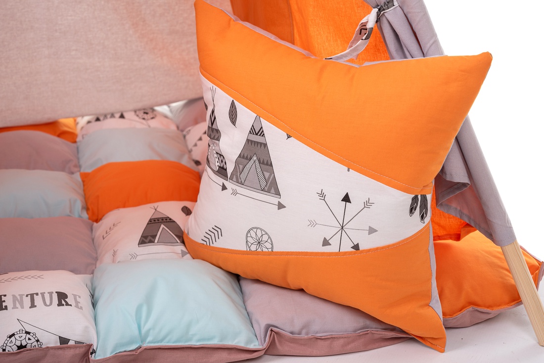 Covoras Pufos TeePee Orange - jucării și echipamente pentru copii - jucării bebeluși - covoraș de joacă - Artynos.ro
