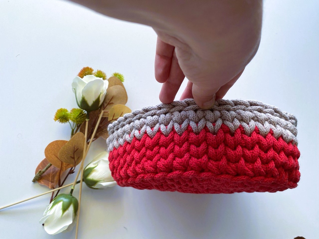 Cosulet crosetat - casă & stil de viață - materiale de depozitare și sortare - coșuri depozitare - Artynos.ro Cosulet crosetat - casă & stil de viață - materiale de depozitare și sortare - coșuri depozitare - Artynos.ro