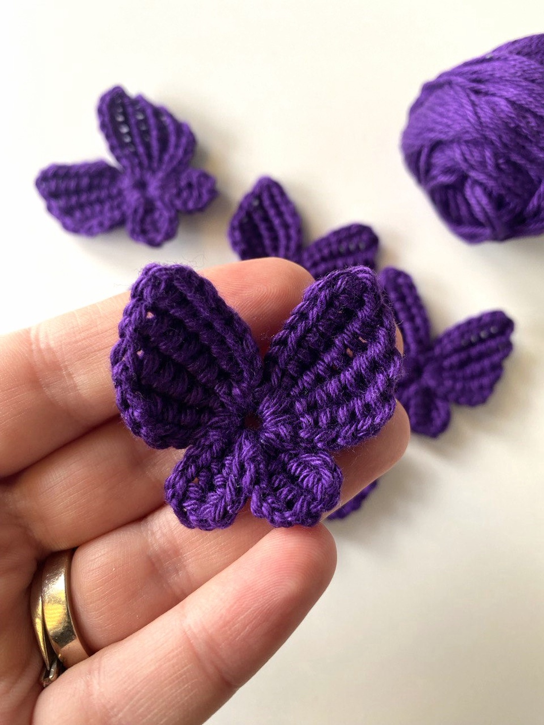 Fluturasi crosetati pentru proiecte personale, handmade. - accessorii și unelte - textile - accesoriu de cusut, călcat - Artynos.ro Fluturasi crosetati pentru proiecte personale, handmade. - accessorii și unelte - textile - accesoriu de cusut, călcat - Artynos.ro