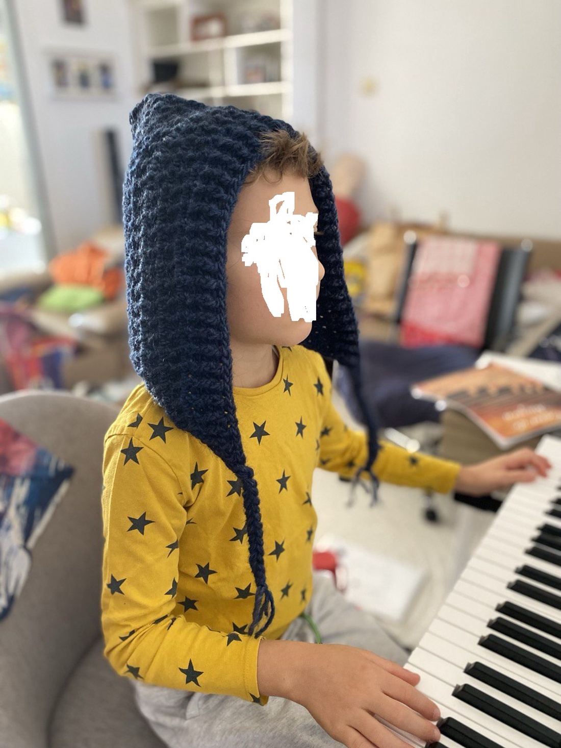Caciula tip gluga (hoodie) - îmbrăcăminte și modă - eșarfe, pălării, fularuri - căciulă - Artynos.ro Caciula tip gluga (hoodie) - îmbrăcăminte și modă - eșarfe, pălării, fularuri - căciulă - Artynos.ro