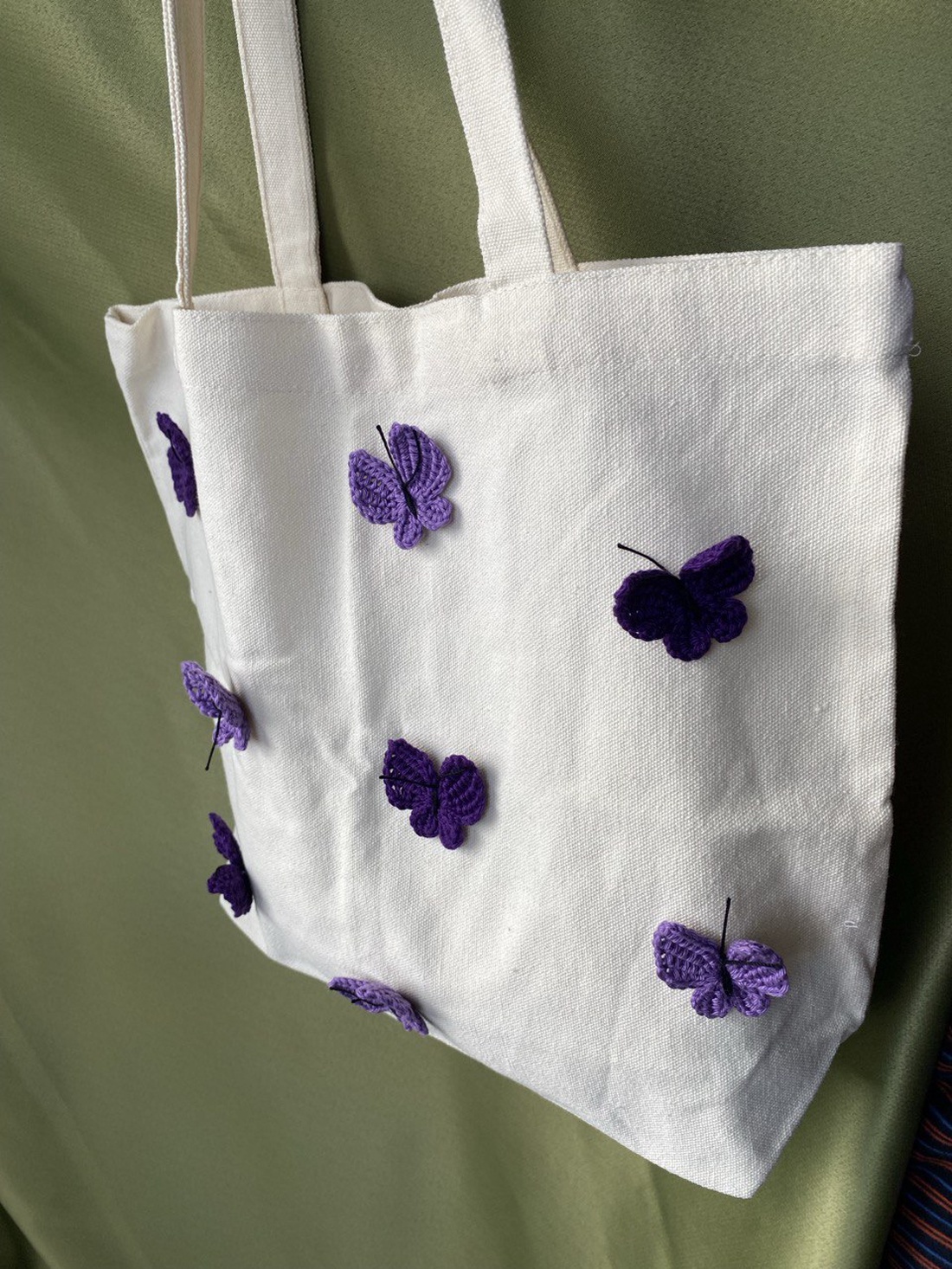 Sacosa cu fluturi crosetati - geantă și husă - geantă pentru cumpărături - geantă shopper, geantă tote, geantă textilă - Artynos.ro Sacosa cu fluturi crosetati - geantă și husă - geantă pentru cumpărături - geantă shopper, geantă tote, geantă textilă - Artynos.ro