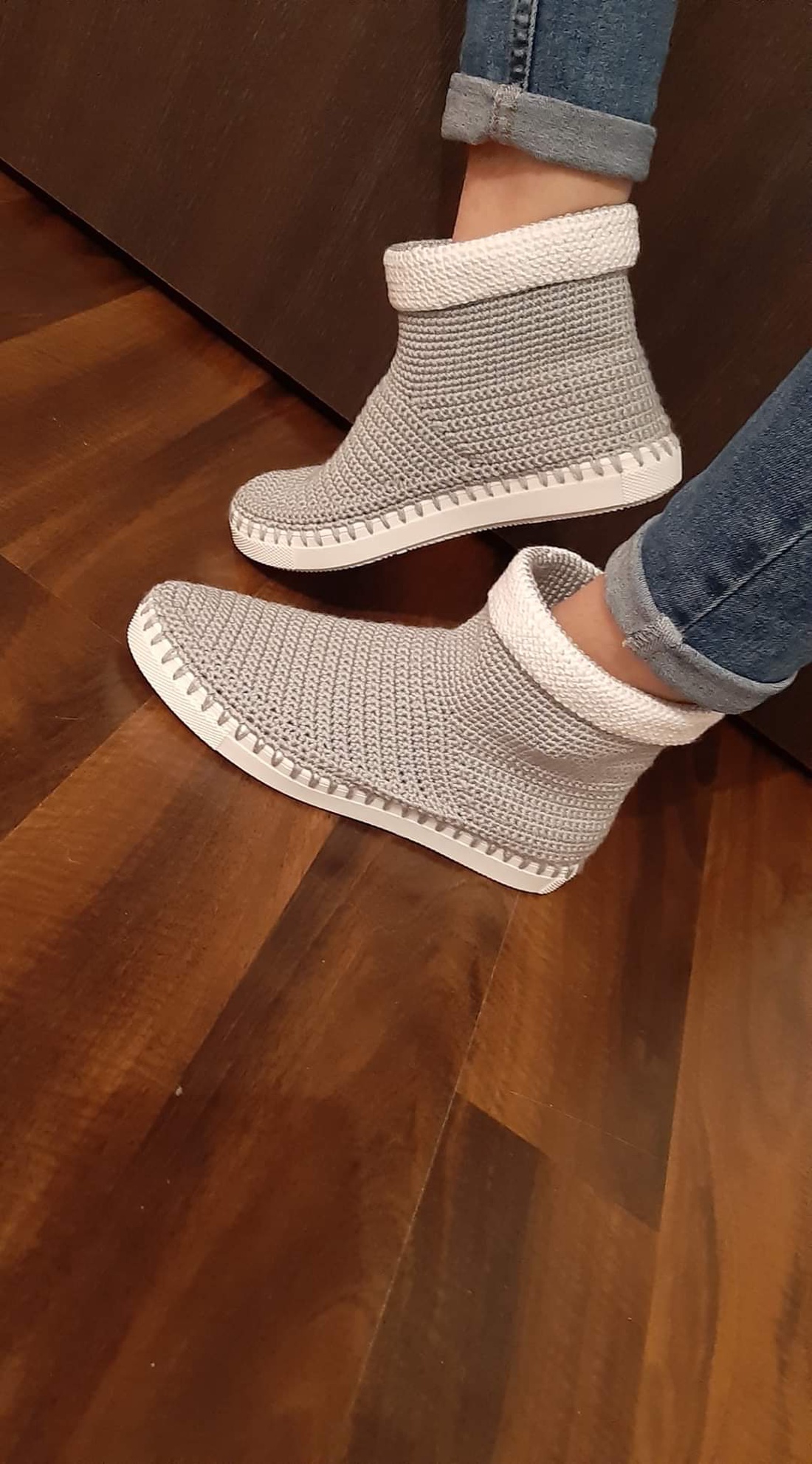 Cizme crosetate - îmbrăcăminte și modă - pantofi, papuci, șosete - adidași - Artynos.ro Cizme crosetate - îmbrăcăminte și modă - pantofi, papuci, șosete - adidași - Artynos.ro