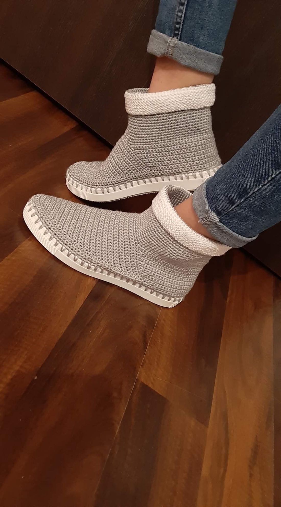 Cizme crosetate - îmbrăcăminte și modă - pantofi, papuci, șosete - adidași - Artynos.ro Cizme crosetate - îmbrăcăminte și modă - pantofi, papuci, șosete - adidași - Artynos.ro