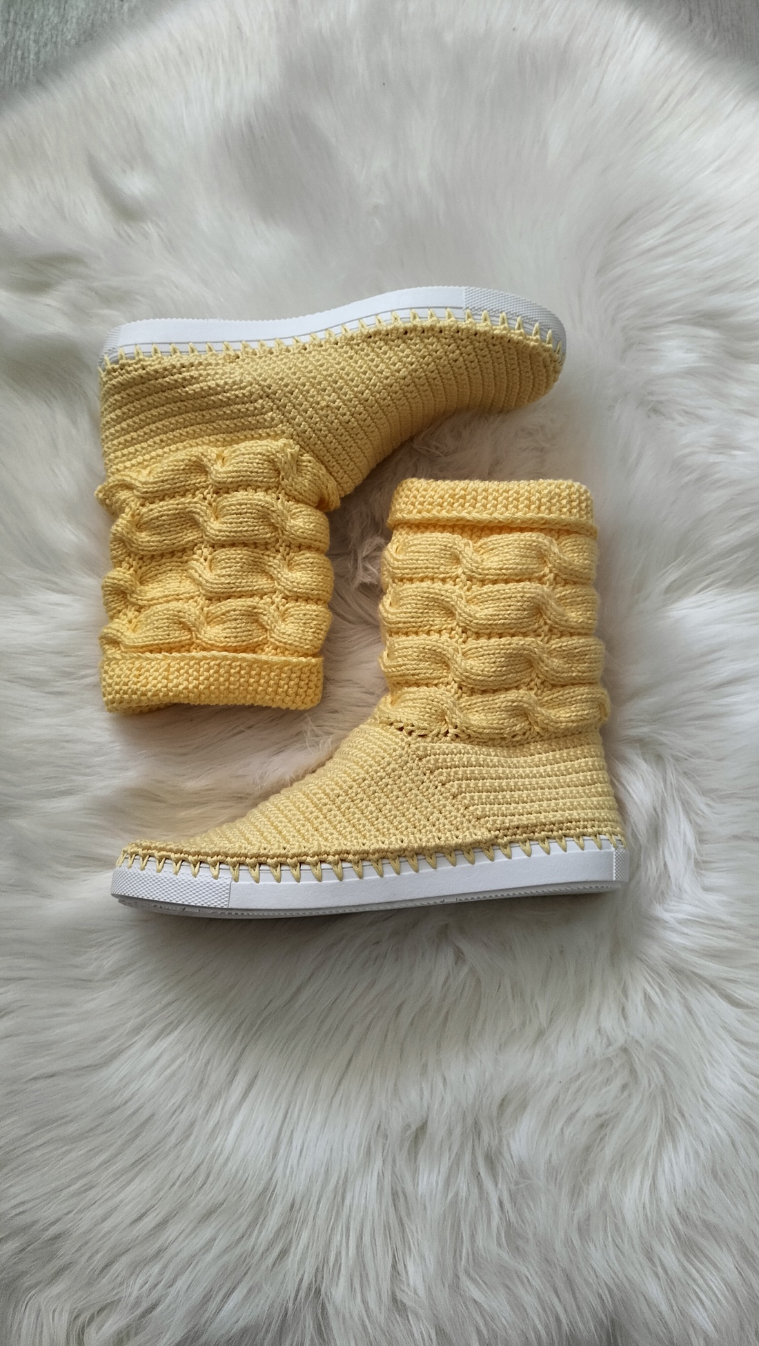 Cizme crosetate - îmbrăcăminte și modă - pantofi, papuci, șosete - adidași - Artynos.ro Cizme crosetate - îmbrăcăminte și modă - pantofi, papuci, șosete - adidași - Artynos.ro