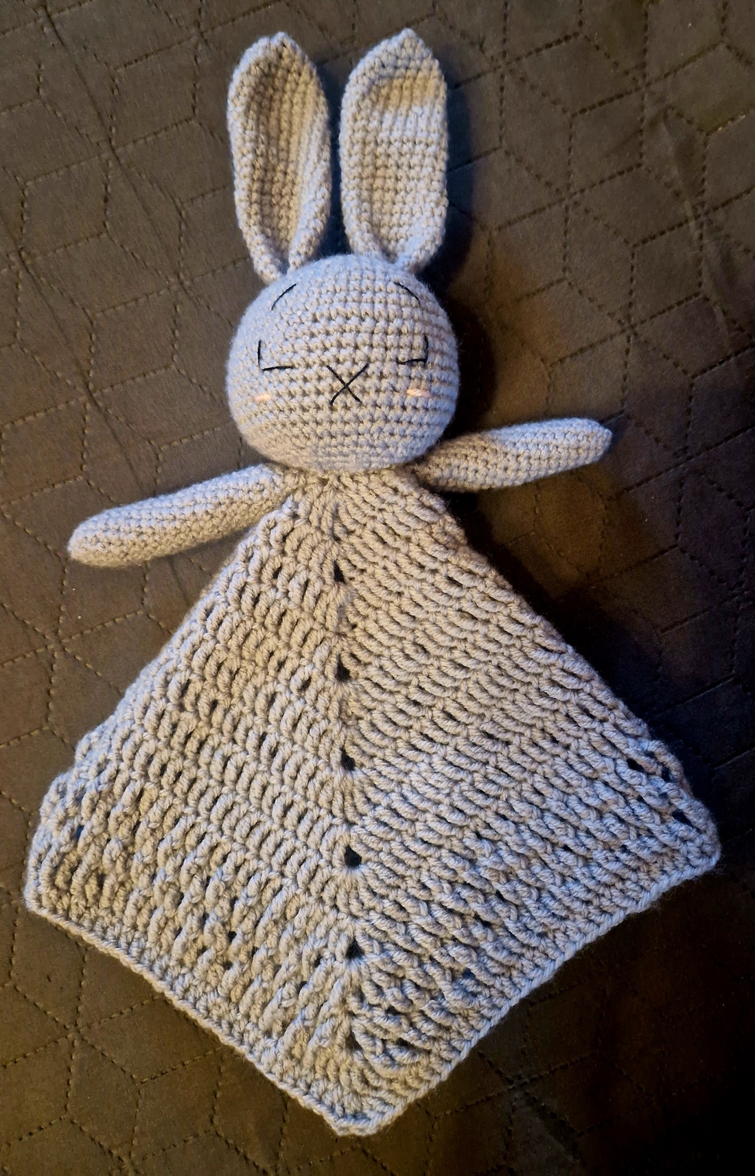 Iepuraș iepuraș - jucării și echipamente pentru copii - jucării bebeluși - pături bebeluși - Artynos.ro